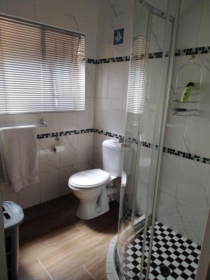 Twins Guest House Astoni Вандербейлпарк Екстериор снимка