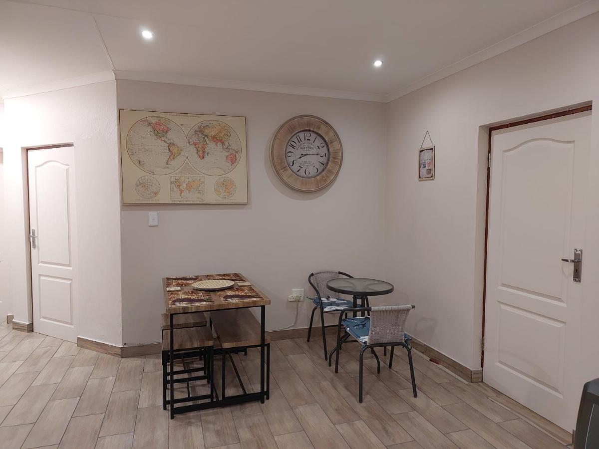 Twins Guest House Astoni Вандербейлпарк Екстериор снимка