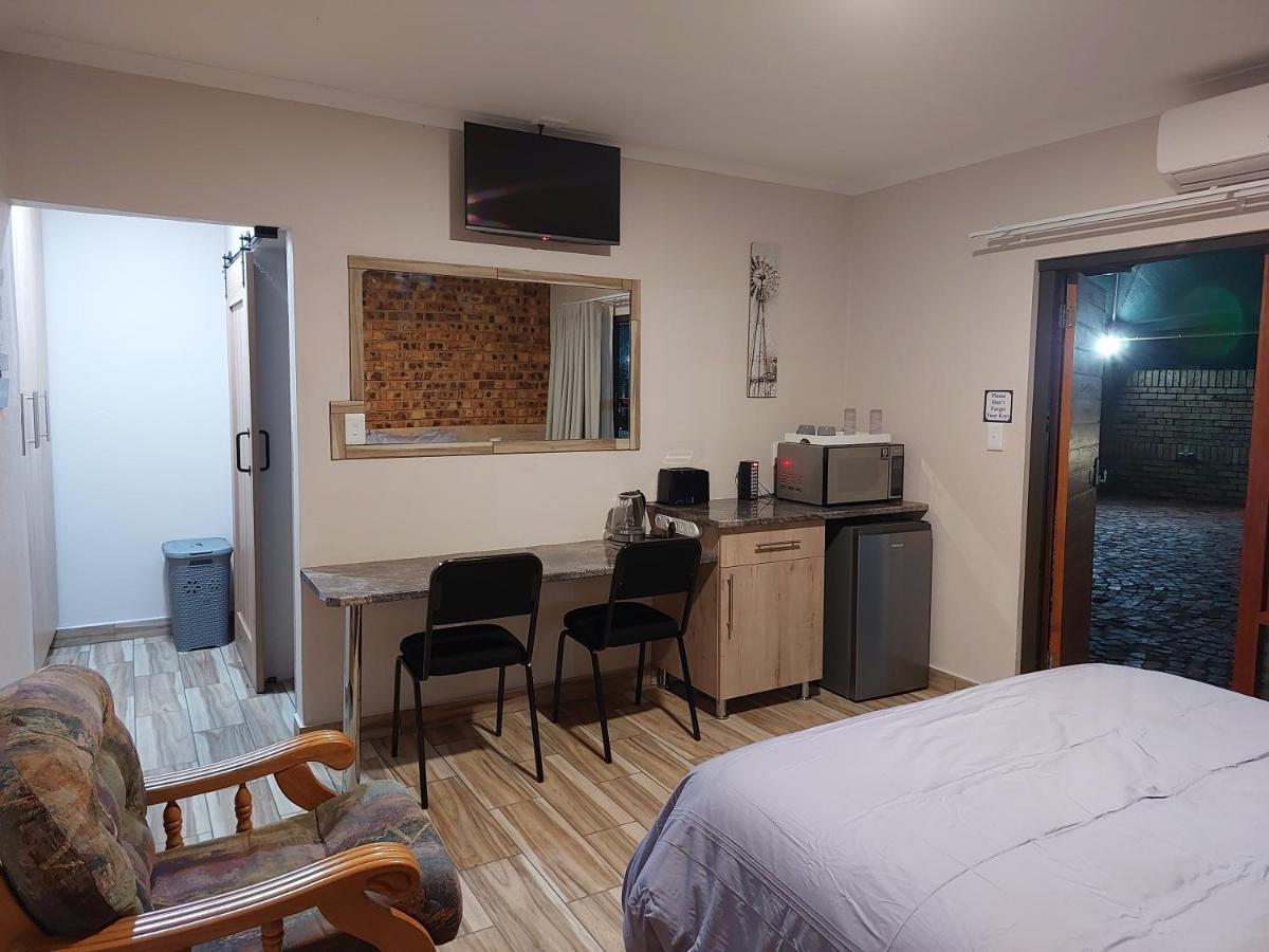 Twins Guest House Astoni Вандербейлпарк Стая снимка