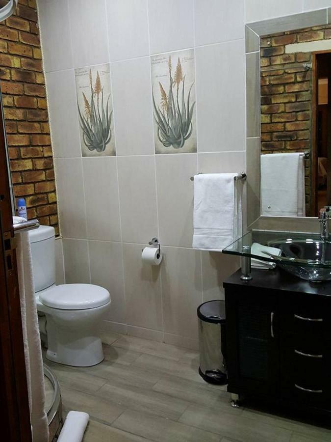 Twins Guest House Astoni Вандербейлпарк Екстериор снимка
